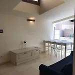 Albizi Sanzio Apt 205