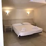 Albizi Sanzio Apt 205